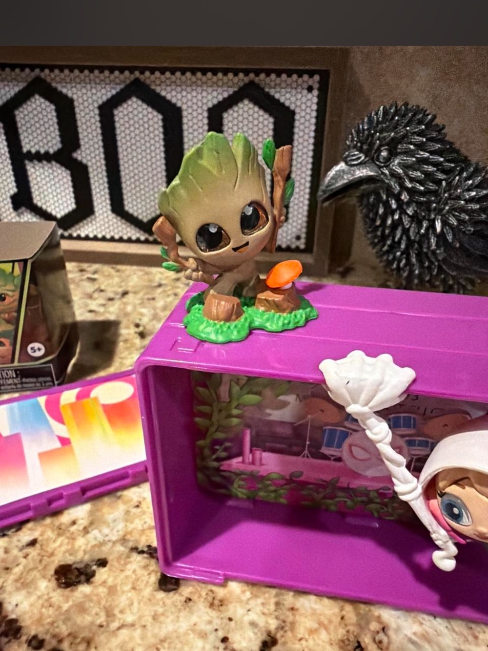 Spider-Gwen & Groot set - Picture 6 of 8